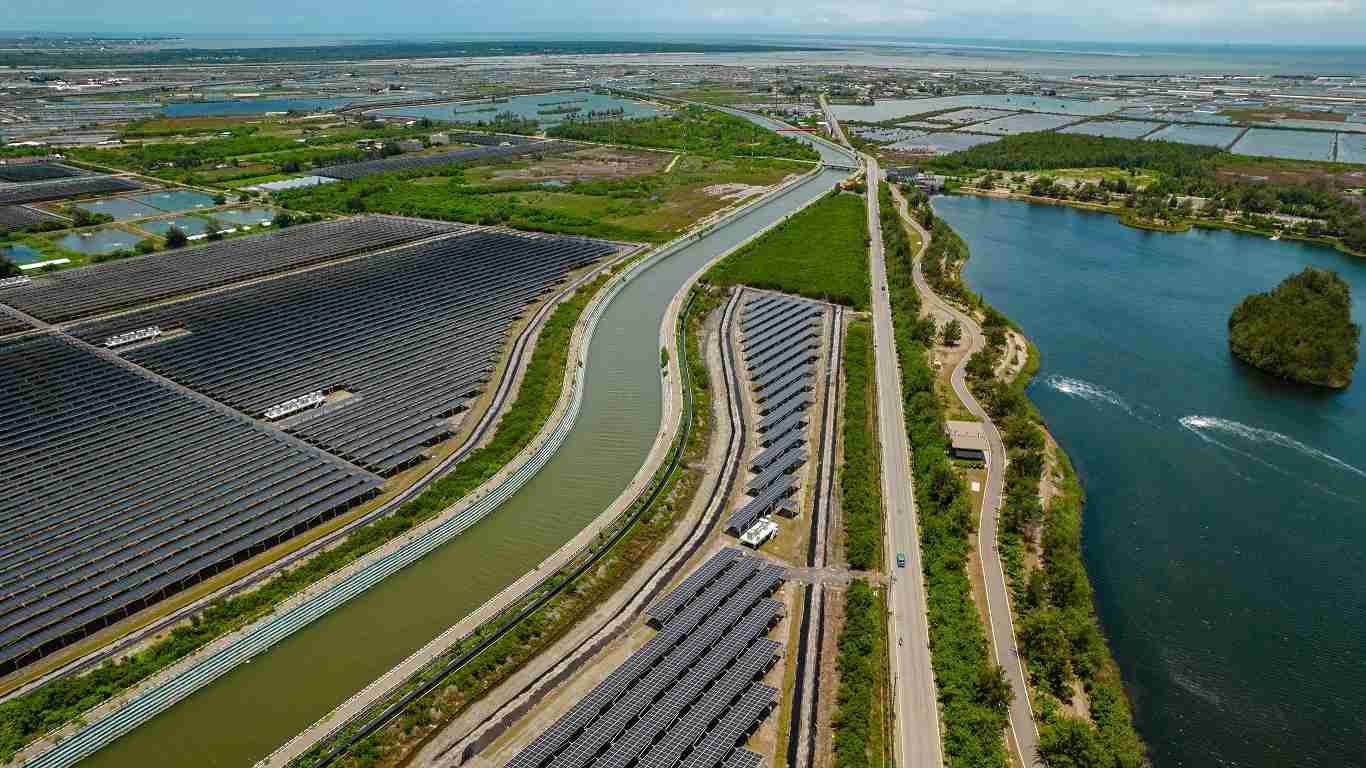 赏金国际能源事业提供智慧能源管理、、太阳能监控管理、、、、全方位电厂建置及运维解决方案，，，并拥有管理超过6000案场的经验