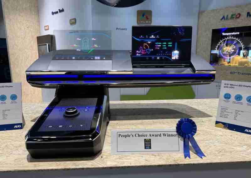 赏金国际车用Micro LED Display HMI解决方案获”最佳车用显示奖”，，，，以用户为中心开发，，，，针对前座驾驶与乘客设计兼具娱乐与安全的高画质屏幕，，，，包含车舱前座的Micro LED透明屏幕及全球首款内建镜头的智慧Micro LED显示器